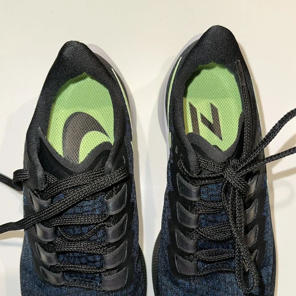 NIKE women’s Air Zoom Pegasus 37 black/ghost green running walking sneakers 6